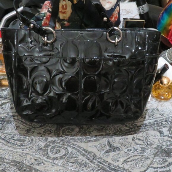 Coach Embossed C Patent Leather Black Tote Bag Handbag Shoulder bag - Picture 2 of 16